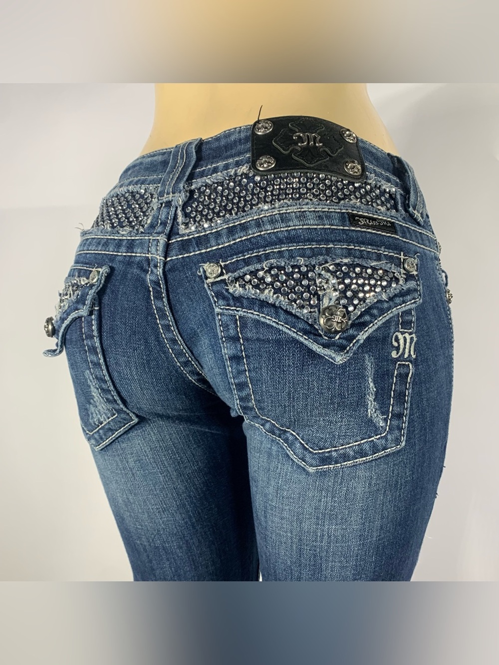 Miss Me McBling Rhinestone Capri Jeans Low Rise Distressed Size 27